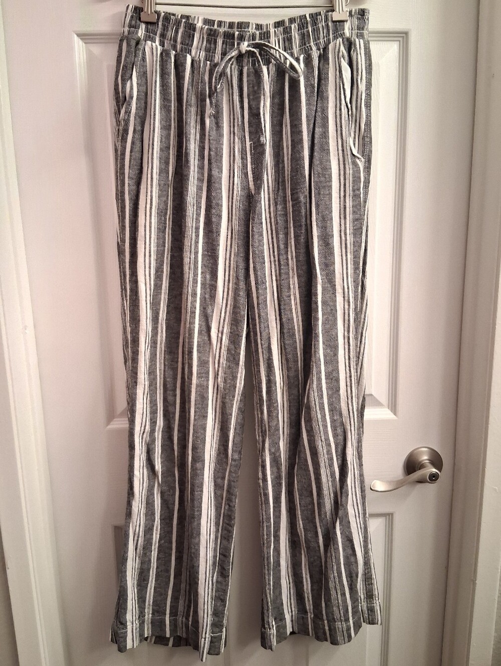 Briggs Stretchy Waist Striped Pants Medium